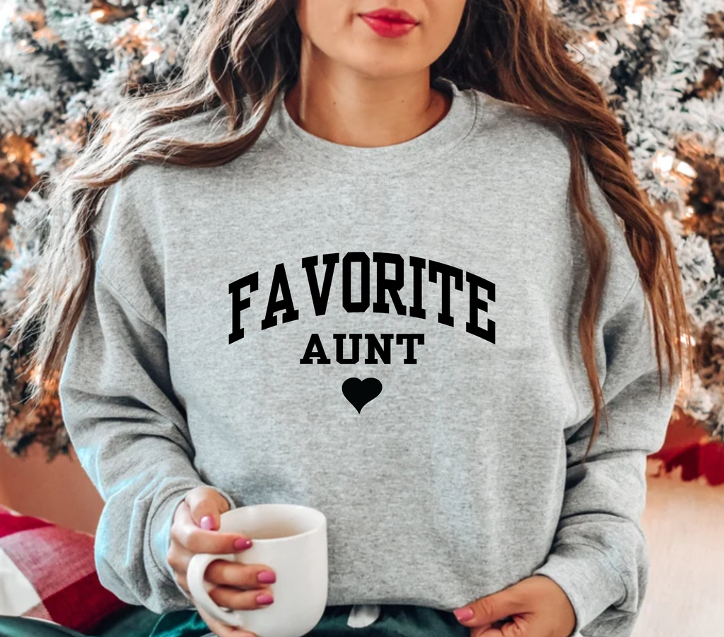 Retro "Favorite Aunt" Varsity Graphic T-Shirt - Cute Auntie Gift Tee